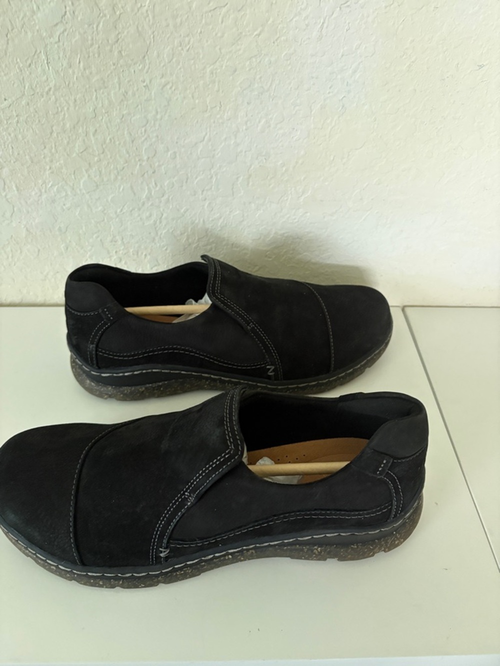 NWOB Woman’s  Clark Orlene Black Suede Slip On Flats SZ 8 W Wide